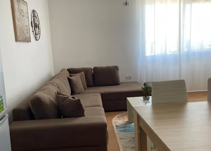Em Apartments